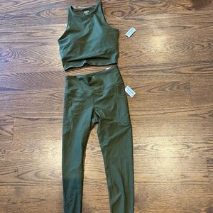 Old Navy activewear NWT